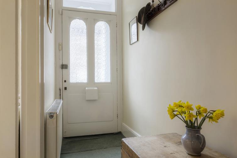 Estates 17 Real Estate Agency london, Real Estate services, Online